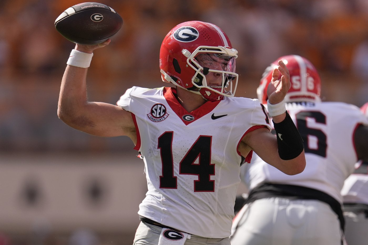 Josh McCray's 1-yard TD run in OT gives No. 6 Georgia a 44-41 win at No. 15 Tennessee | iNFOnews.ca Josh McCray's 1-yard TD run in OT gives No. 6 Georgia a 44-41 win at No. 15 Tennessee | iNFOnews.ca