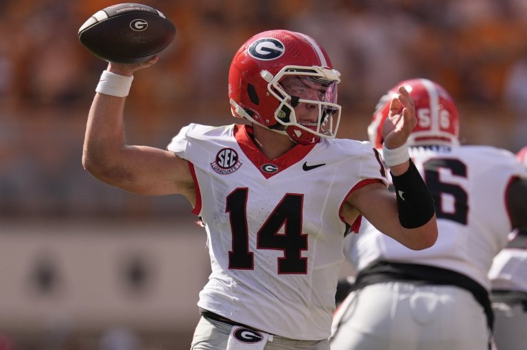 Josh McCray's 1-yard TD run in OT gives No. 6 Georgia a 44-41 win at No. 15 Tennessee | iNFOnews.ca