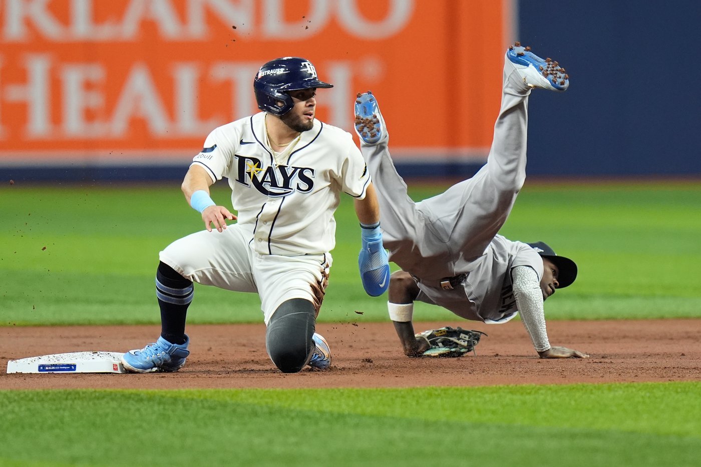 Yankees make 4 errors in sloppy playoff loss to Rays that leaves them on brink of elimination | iNFOnews.ca