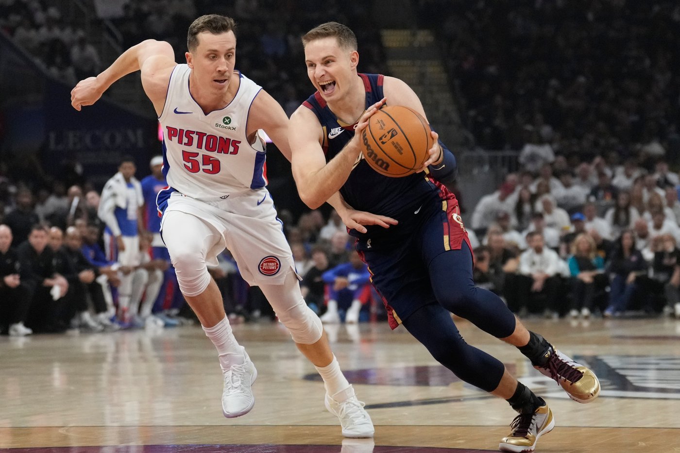 Pistons guard Duncan Robinson out with sore back against Cavs in Game 5 | iNFOnews.ca