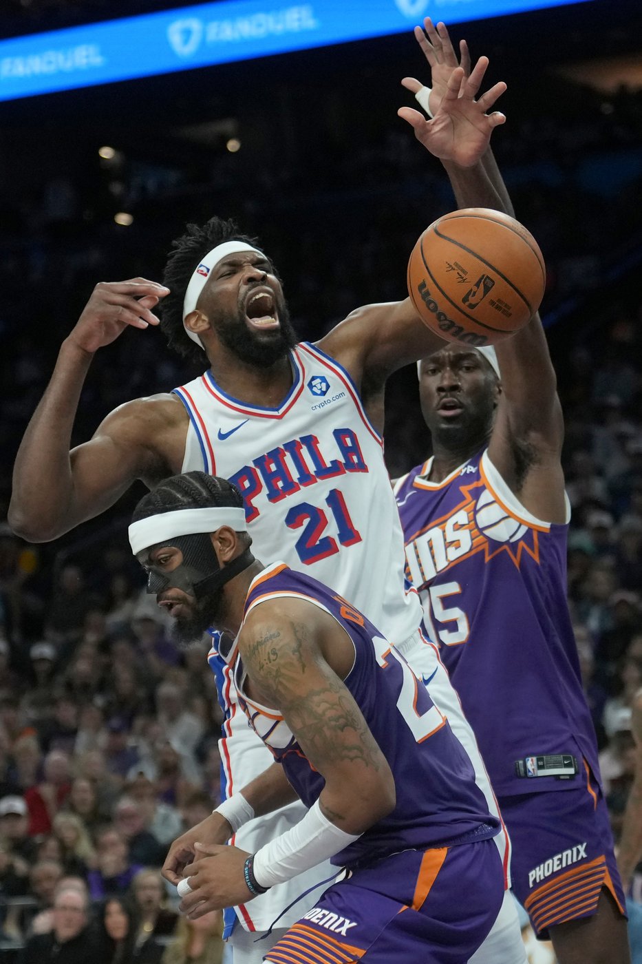 Embiid scores 33, Maxey adds 29 and the 76ers beat the Suns 109-103 for 6th win in 7 games | iNFOnews.ca