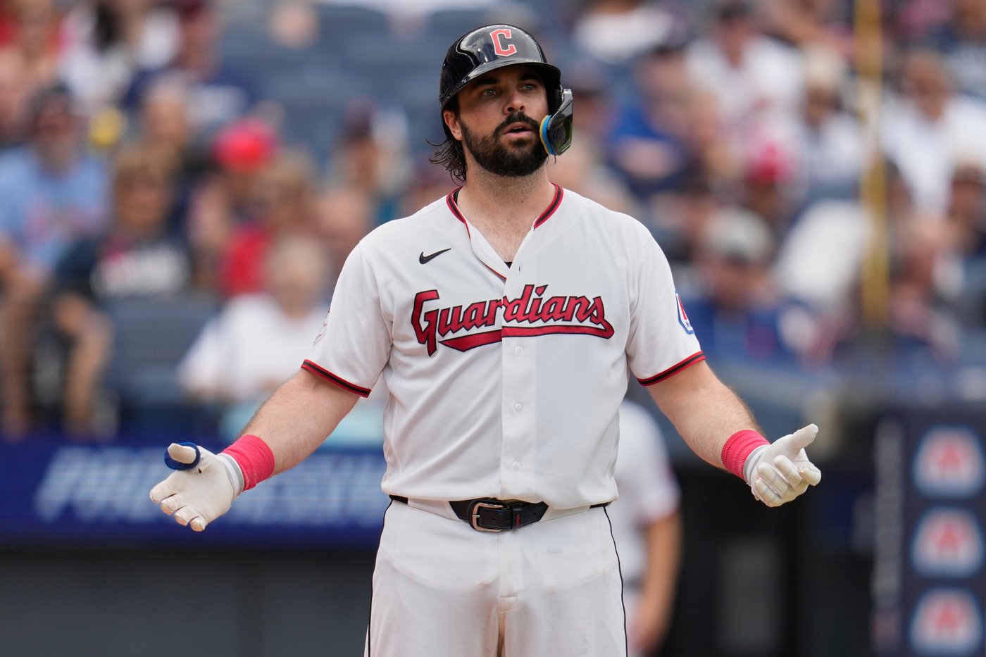 Petey Halpin's 3-run homer propels Guardians past White Sox and into 1st place in AL Central | iNFOnews.ca Petey Halpin's 3-run homer propels Guardians past White Sox and into 1st place in AL Central | iNFOnews.ca