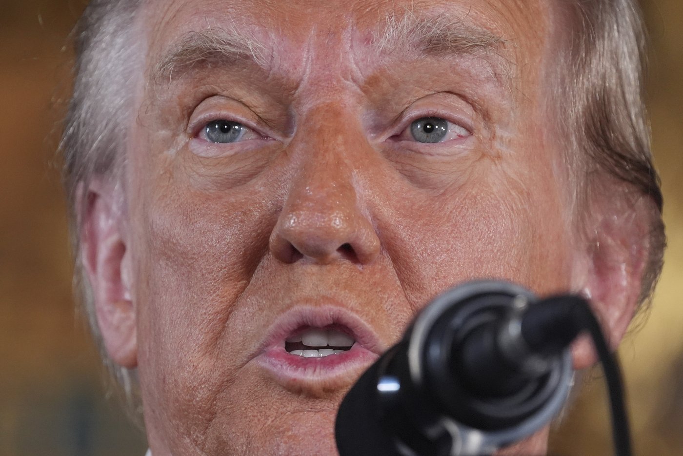 Trump weighs in on NY mayor, vaccines and drones in freewheeling press conference at Mar-a-Lago | iNFOnews.ca