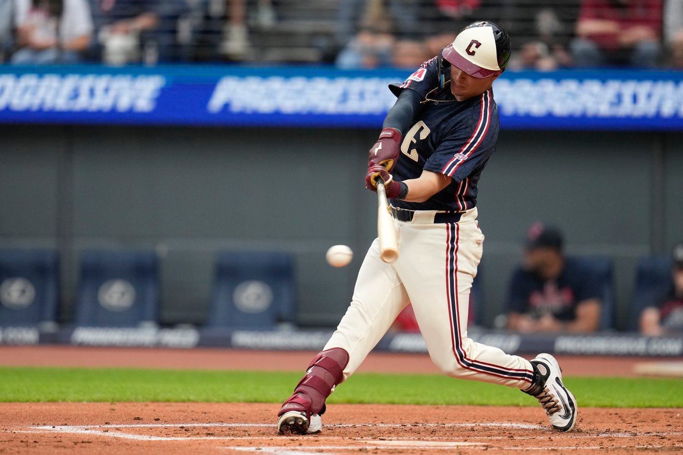 Emerson homers, Crawford singles in go-ahead run in the Mariners' 3-1 win over the Guardians | iNFOnews.ca