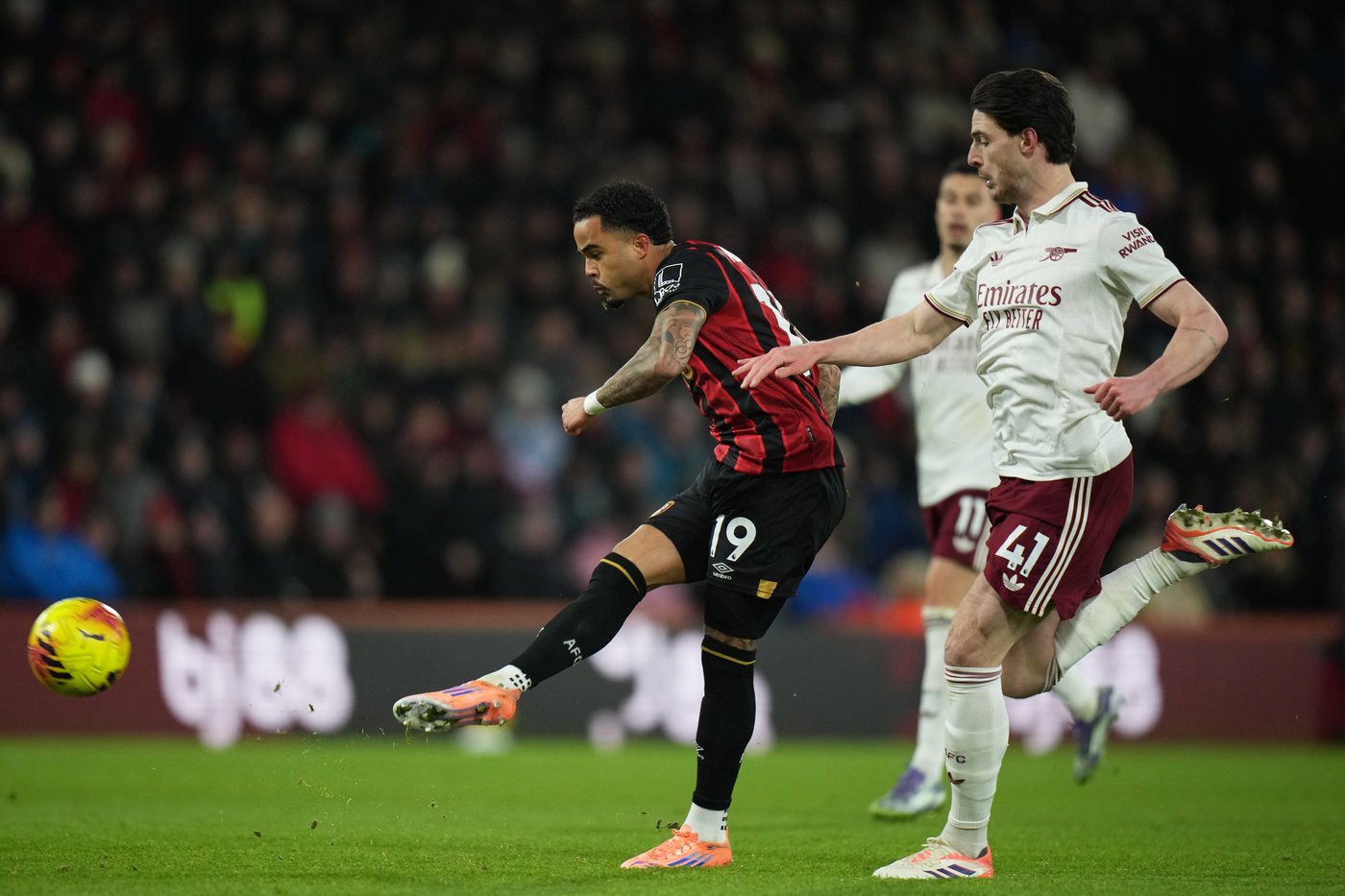 The Netherlands' Kluivert needs knee op in add-on to slumping Bournemouth's injury list | iNFOnews.ca