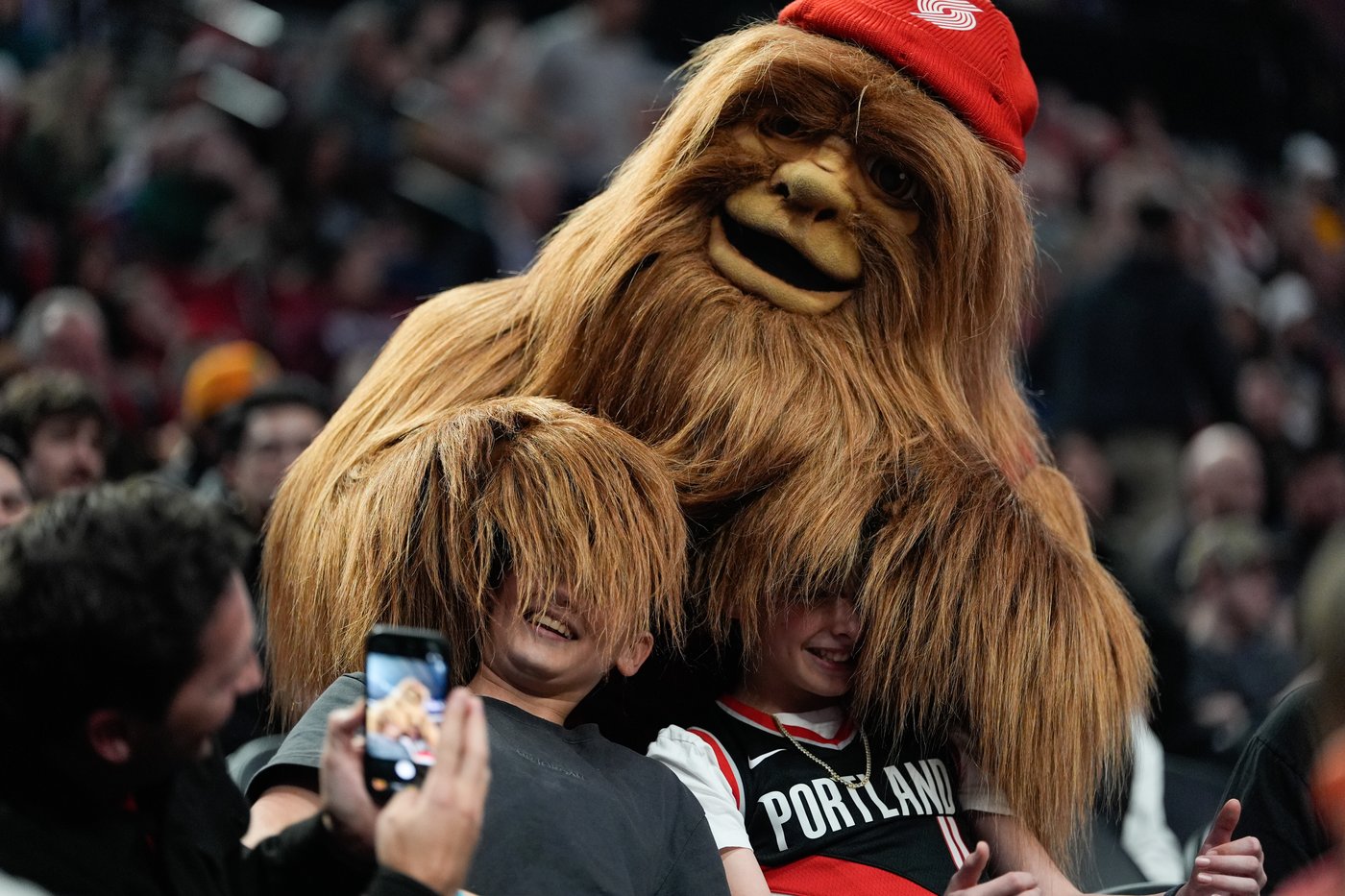 Trail Blazers beat the Jazz 124-114 to close in on the Warriors for 9th in the West | iNFOnews.ca