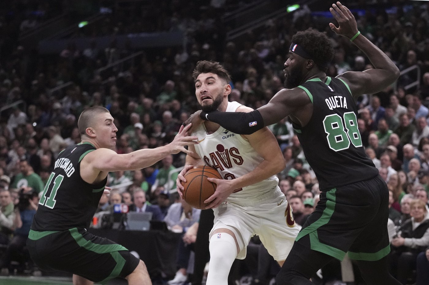 Celtics hand Cavaliers first loss of season, winning 120-117 to end Cleveland's 15-game win streak | iNFOnews.ca
