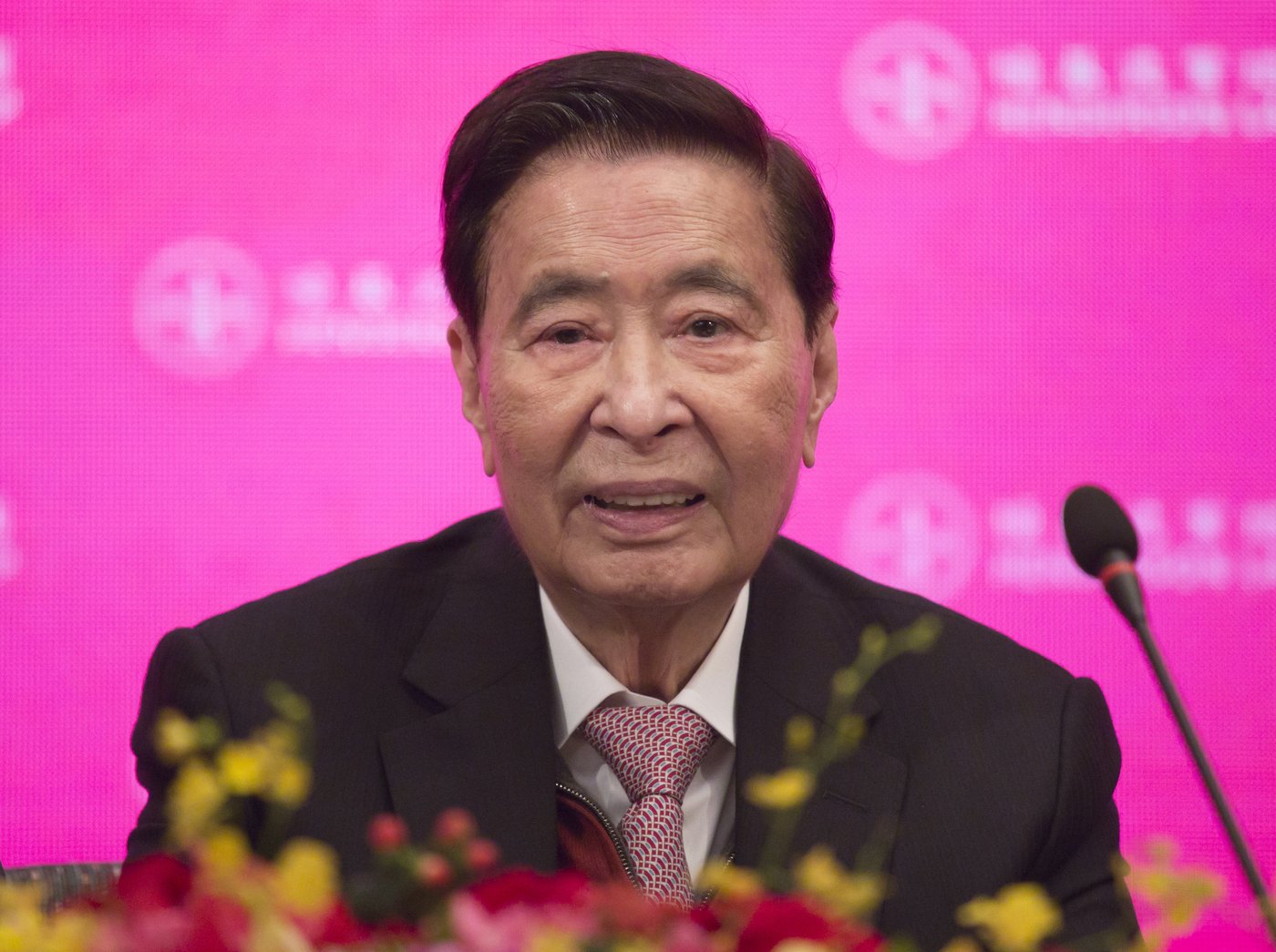 Hong Kong's business, political elite turn out for funeral of property tycoon Lee Shau-kee | iNFOnews.ca