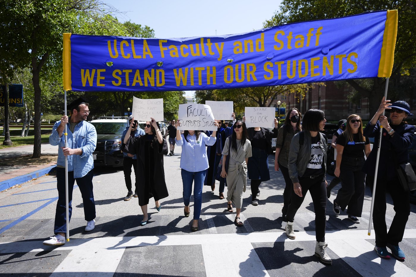 New campus protest rules spur an outcry from college faculty | iNFOnews.ca
