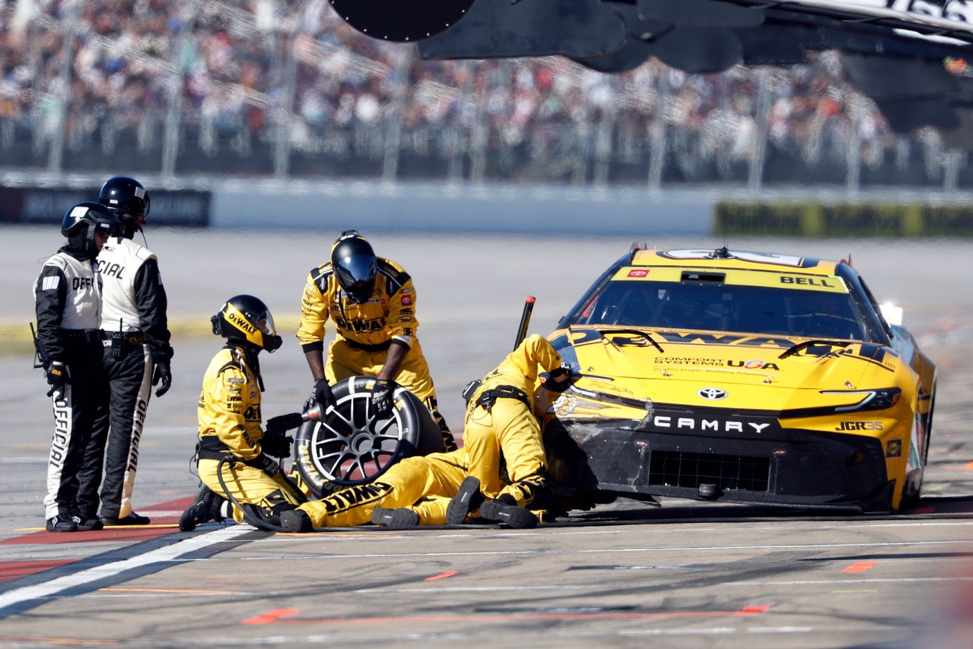Kyle Larson extends Chase points lead with first NASCAR win at Talladega after last-lap scramble | iNFOnews.ca Kyle Larson extends Chase points lead with first NASCAR win at Talladega after last-lap scramble | iNFOnews.ca