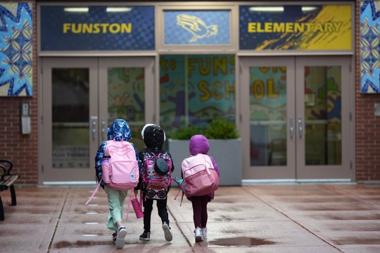 Chicago's children are getting caught in the chaos of immigration crackdowns | iNFOnews.ca Chicago's children are getting caught in the chaos of immigration crackdowns | iNFOnews.ca