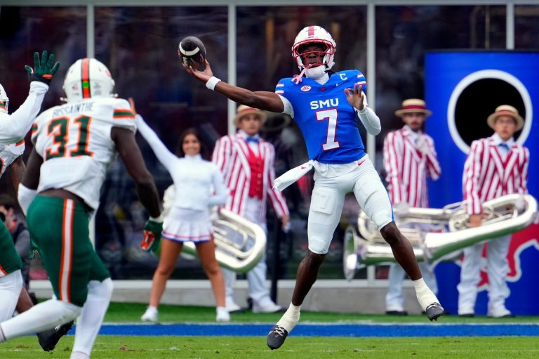 SMU QB Kevin Jennings limited in practice by jammed finger, but no concerns about season opener | iNFOnews.ca