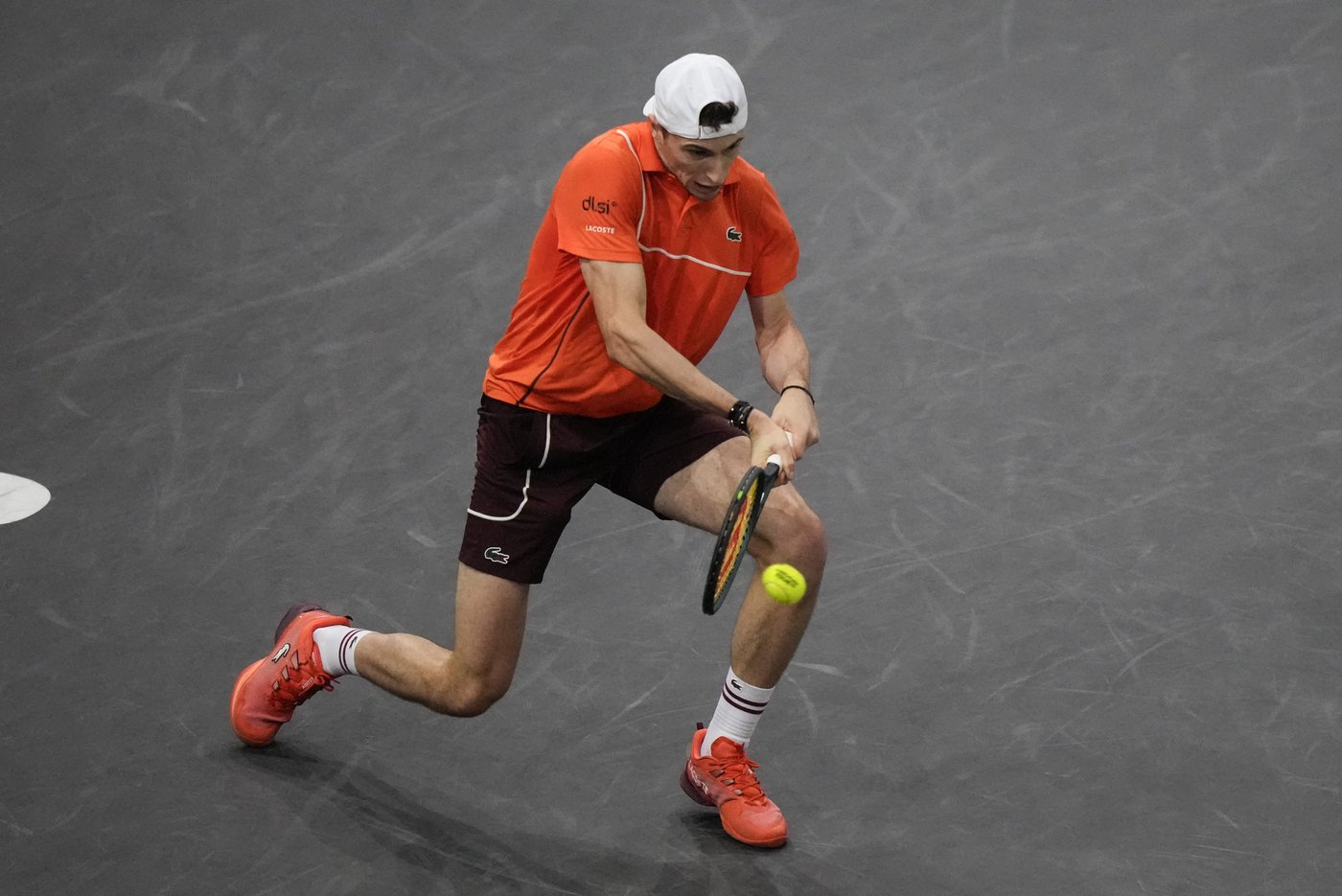 Humbert knocks out Alcaraz to join Zverev and Tsitsipas in Paris Masters quarterfinals | iNFOnews.ca