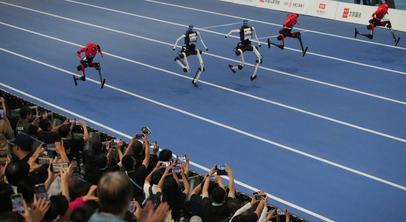 A robot sprinter shatters a 100-meter record again as sparks fly at China’s robot competition | iNFOnews.ca