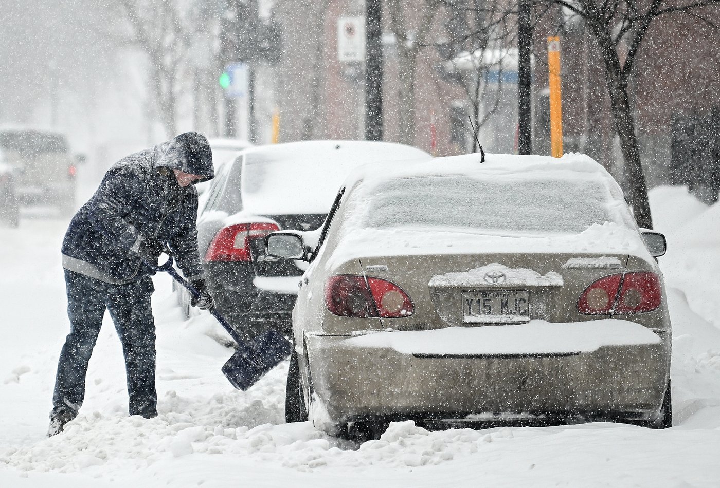Take precautions for your heart while snow shoveling, cardiovascular experts say | iNFOnews.ca Take precautions for your heart while snow shoveling, cardiovascular experts say | iNFOnews.ca