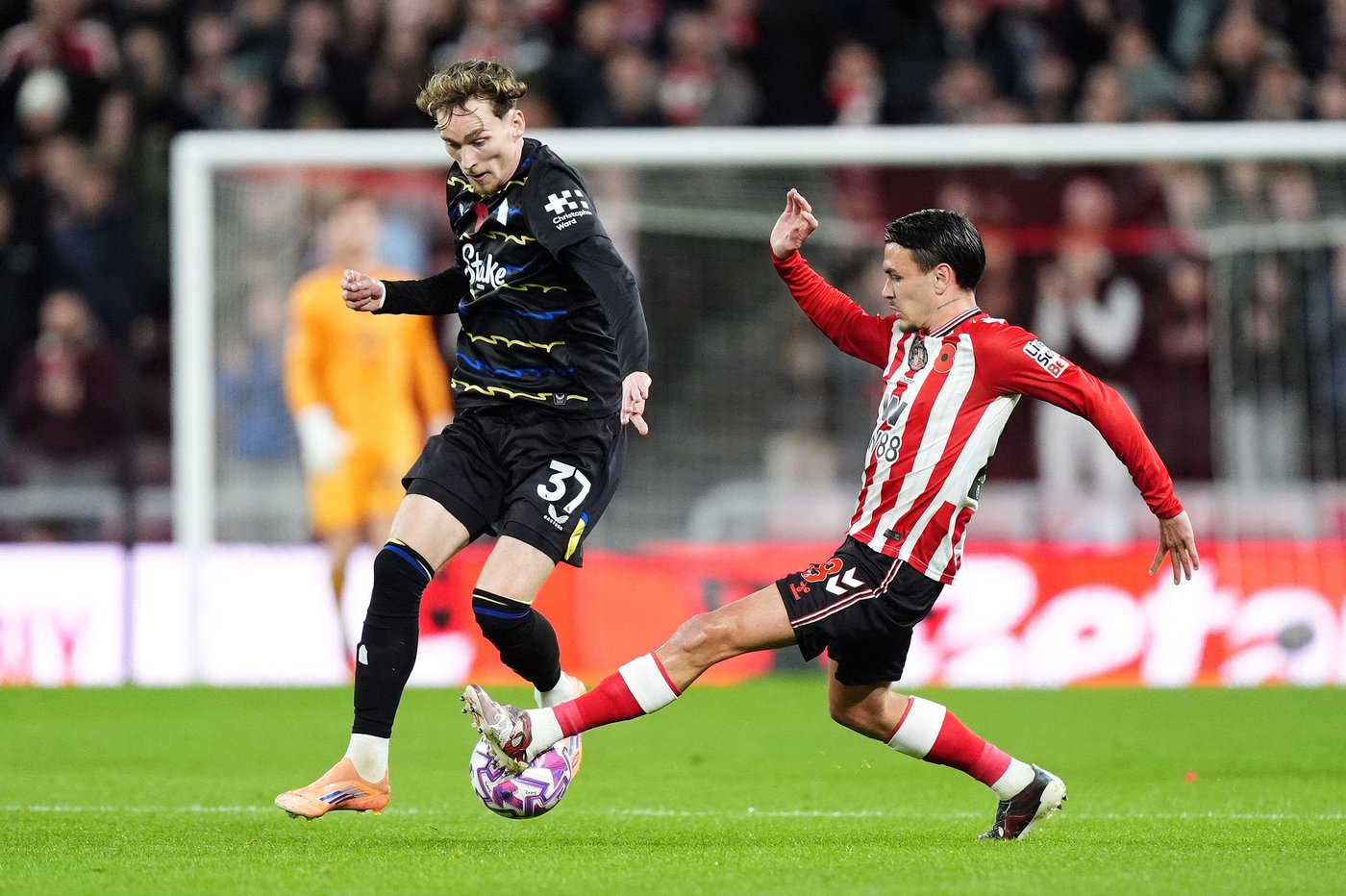 Sunderland moves into fourth place after home draw with Everton | iNFOnews.ca