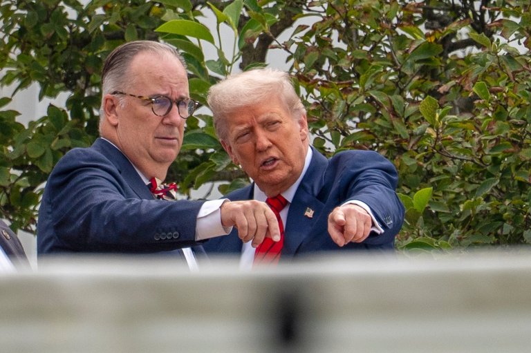 Trump quietly appoints 4 members to commission that will review his White House ballroom plan | iNFOnews.ca