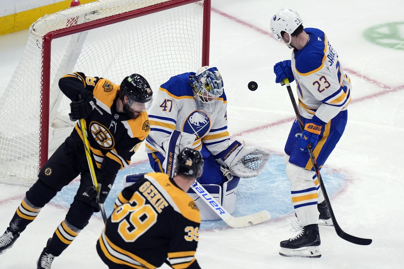 Morgan Geekie scores go-ahead goal as Bruins send Sabres to 13th straight loss with 3-1 win | iNFOnews.ca Morgan Geekie scores go-ahead goal as Bruins send Sabres to 13th straight loss with 3-1 win | iNFOnews.ca