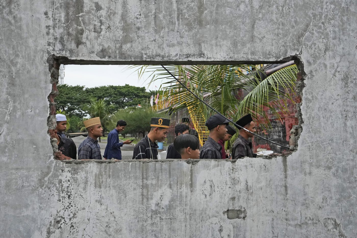 Indonesians mark 2 decades since the tragic tsunami that killed hundreds of thousands | iNFOnews.ca Indonesians mark 2 decades since the tragic tsunami that killed hundreds of thousands | iNFOnews.ca