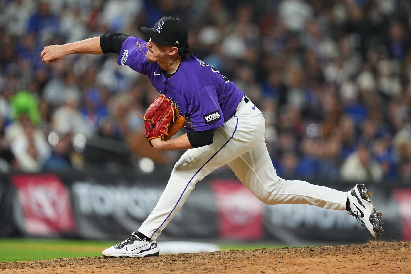 Johnson's go-ahead 2-run double in the 6th helps Rockies beat Dodgers 4-3 | iNFOnews.ca