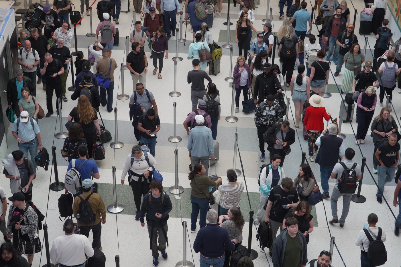 Airport disruptions abound as senators chase deal to end Homeland Security budget standoff | iNFOnews.ca