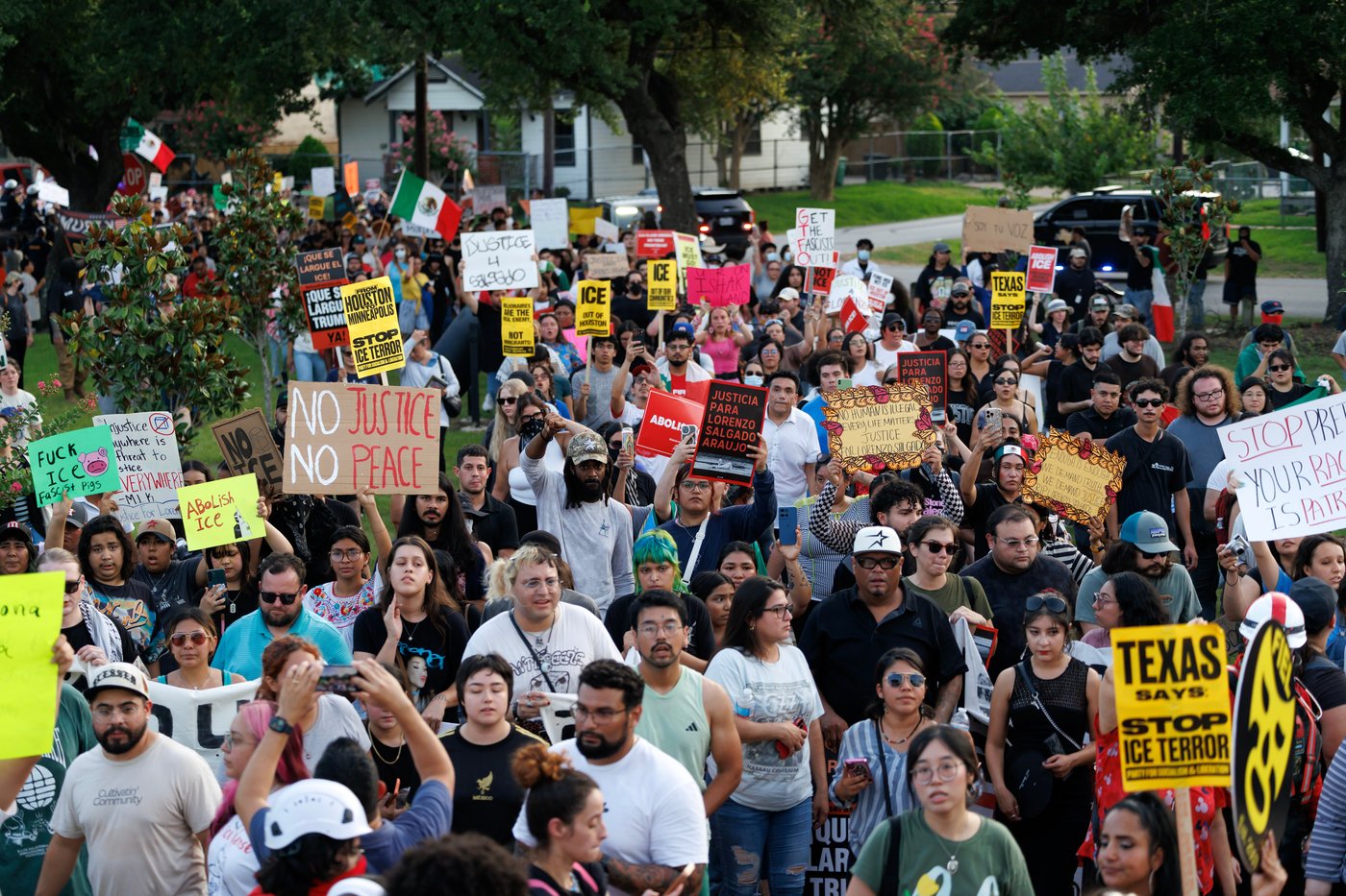 Mexico to request criminal charges over deaths following fatal shooting of Houston man by ICE agents | iNFOnews.ca