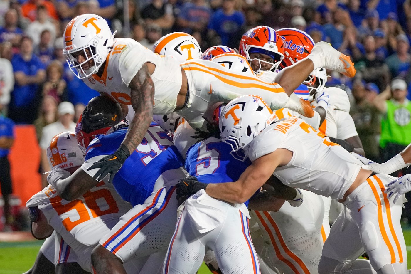 No. 20 Tennessee dominates Florida and wins in the Swamp for the first time since 2003 | iNFOnews.ca No. 20 Tennessee dominates Florida and wins in the Swamp for the first time since 2003 | iNFOnews.ca