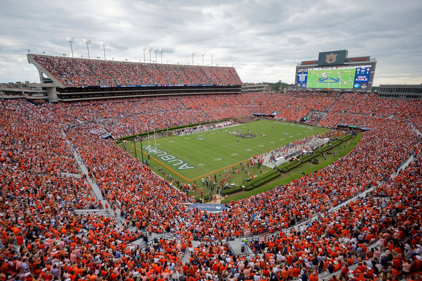 Auburn's Jordan-Hare Stadium to begin a $323M renovation that will add 3,000 premium seats | iNFOnews.ca