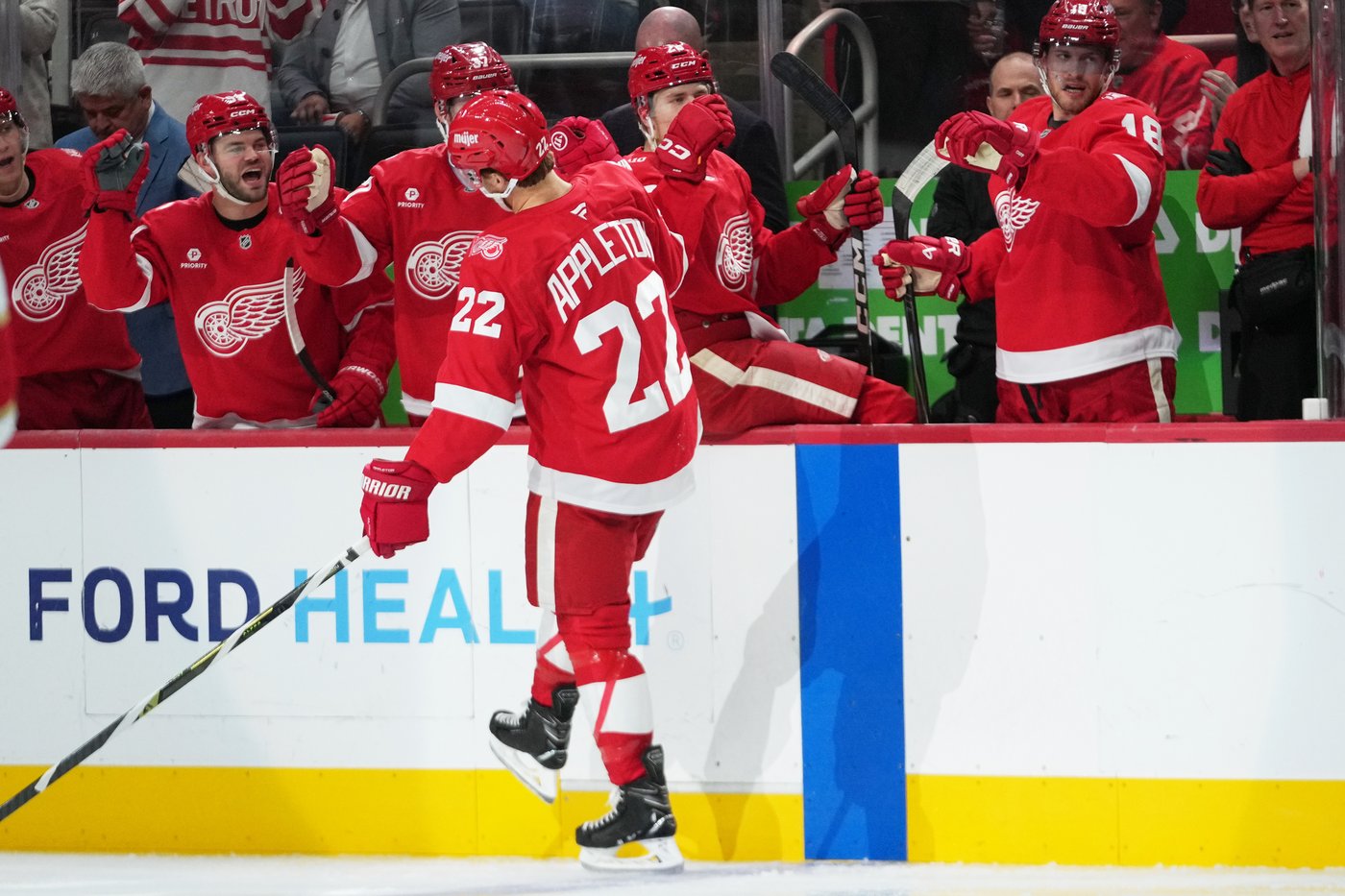 Red Wings beat Panthers 4-1 to end defending champ's opening winning streak at 3 | iNFOnews.ca