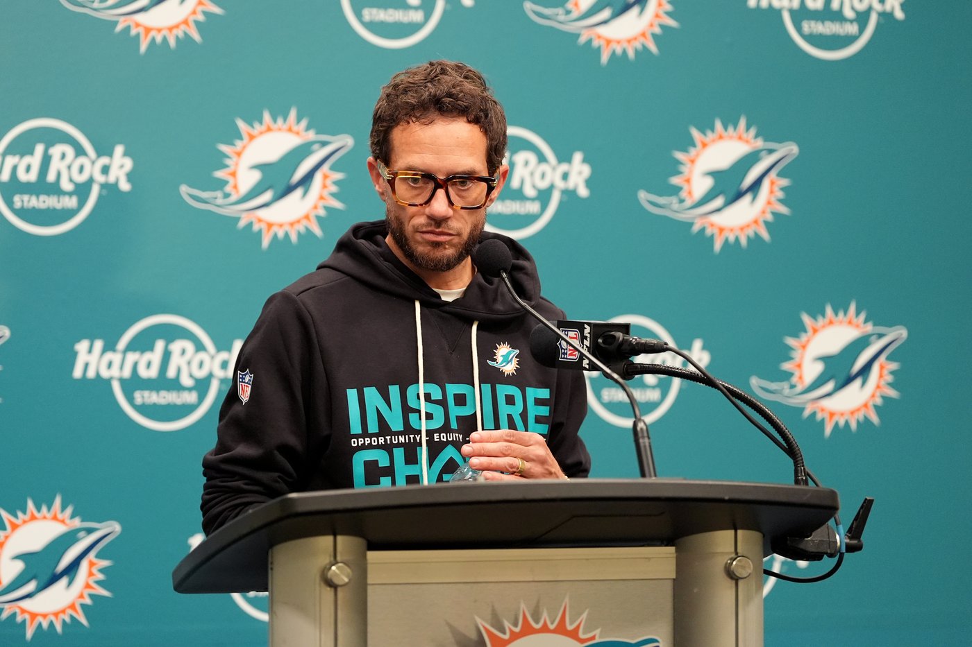 Dolphins fire Mike McDaniel, the quirky, inventive coach who they once viewed as their future | iNFOnews.ca