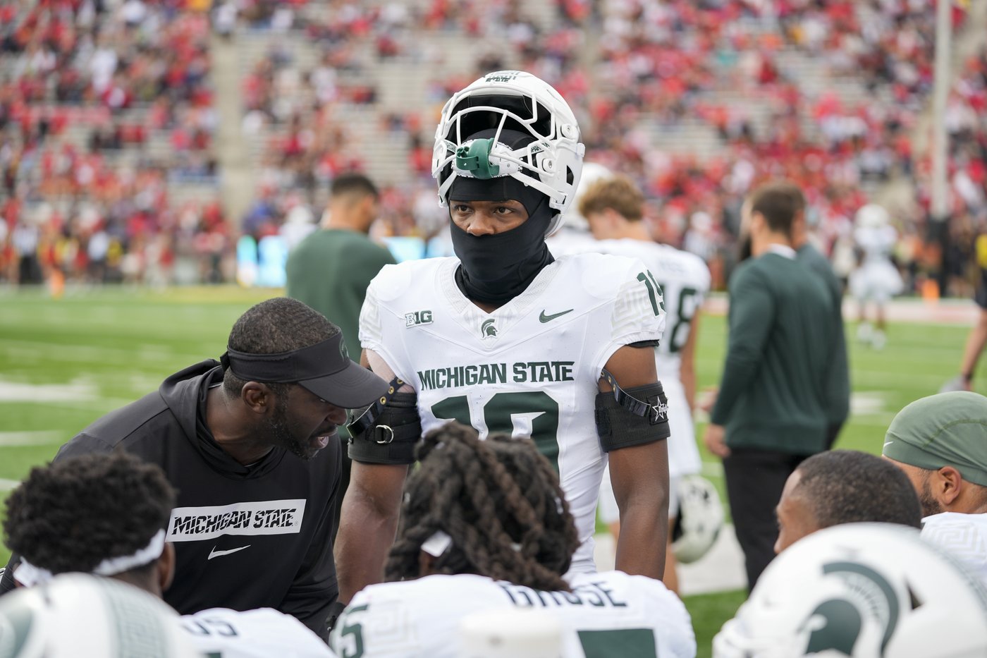 Michigan State football player Armorion Smith heads household with 5 siblings after mother's death | iNFOnews.ca Michigan State football player Armorion Smith heads household with 5 siblings after mother's death | iNFOnews.ca