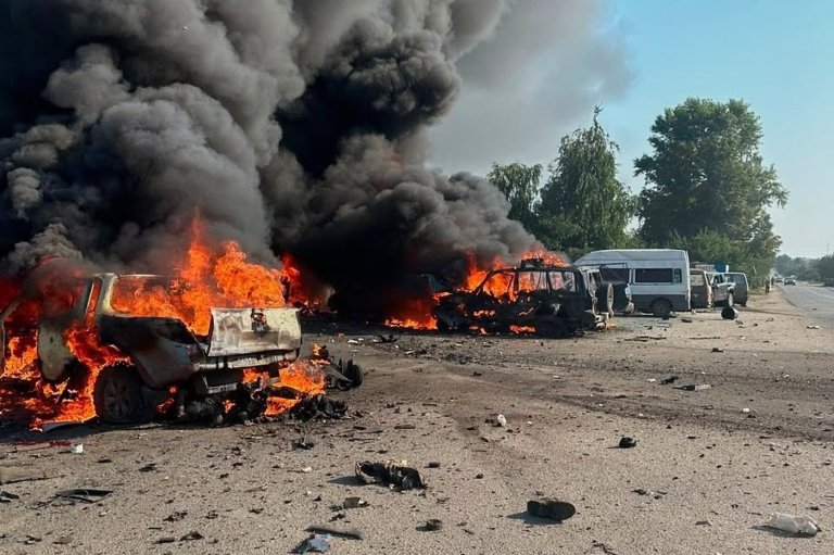Ukraine aims a drone blitz at Moscow while Russian missiles kill 10 in a Ukrainian village | iNFOnews.ca