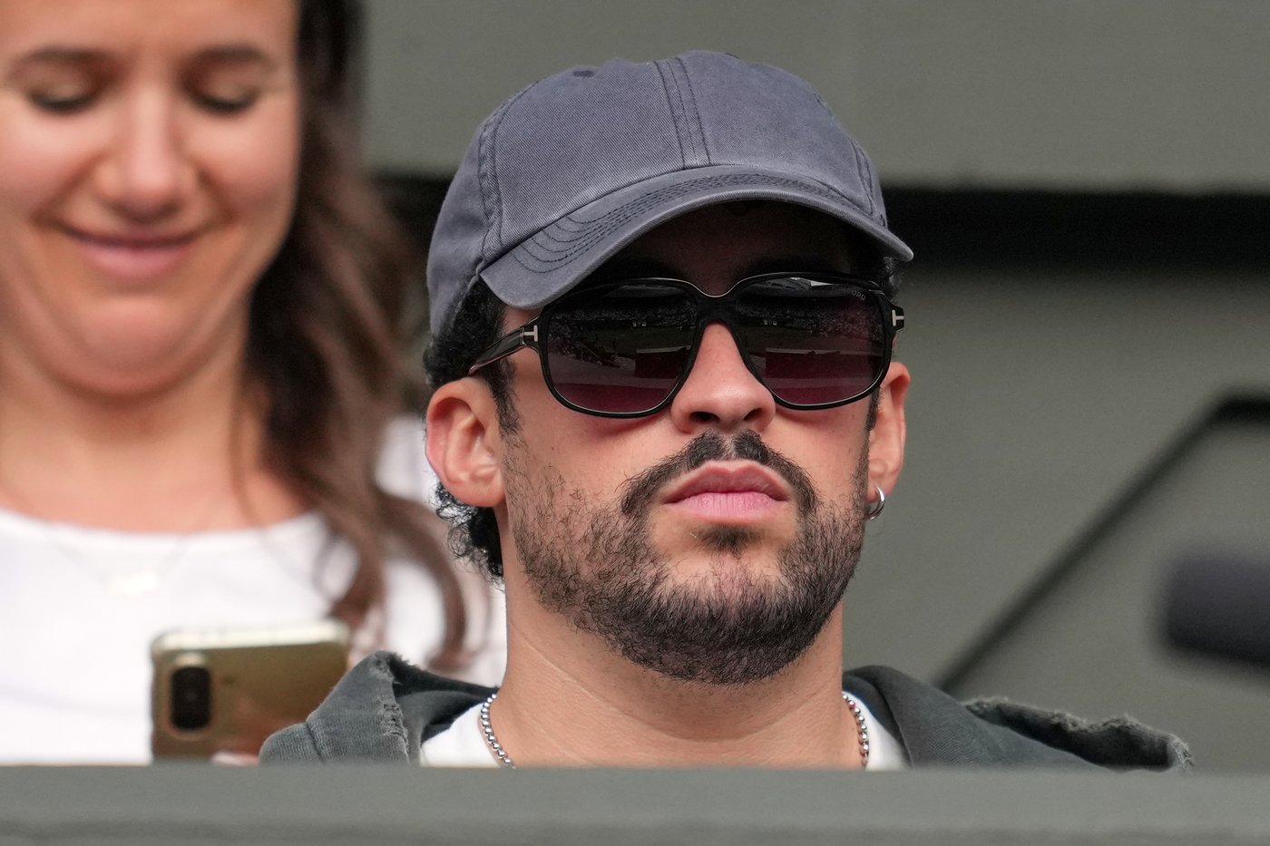A marriage proposal and Bad Bunny steal attention from Novak Djokovic's opening Wimbledon match | iNFOnews.ca