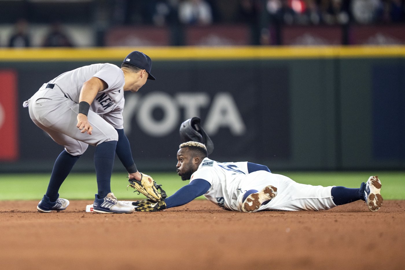 Judge’s MLB-leading 15th homer powers Yankees past Mariners 3-2 | iNFOnews.ca
