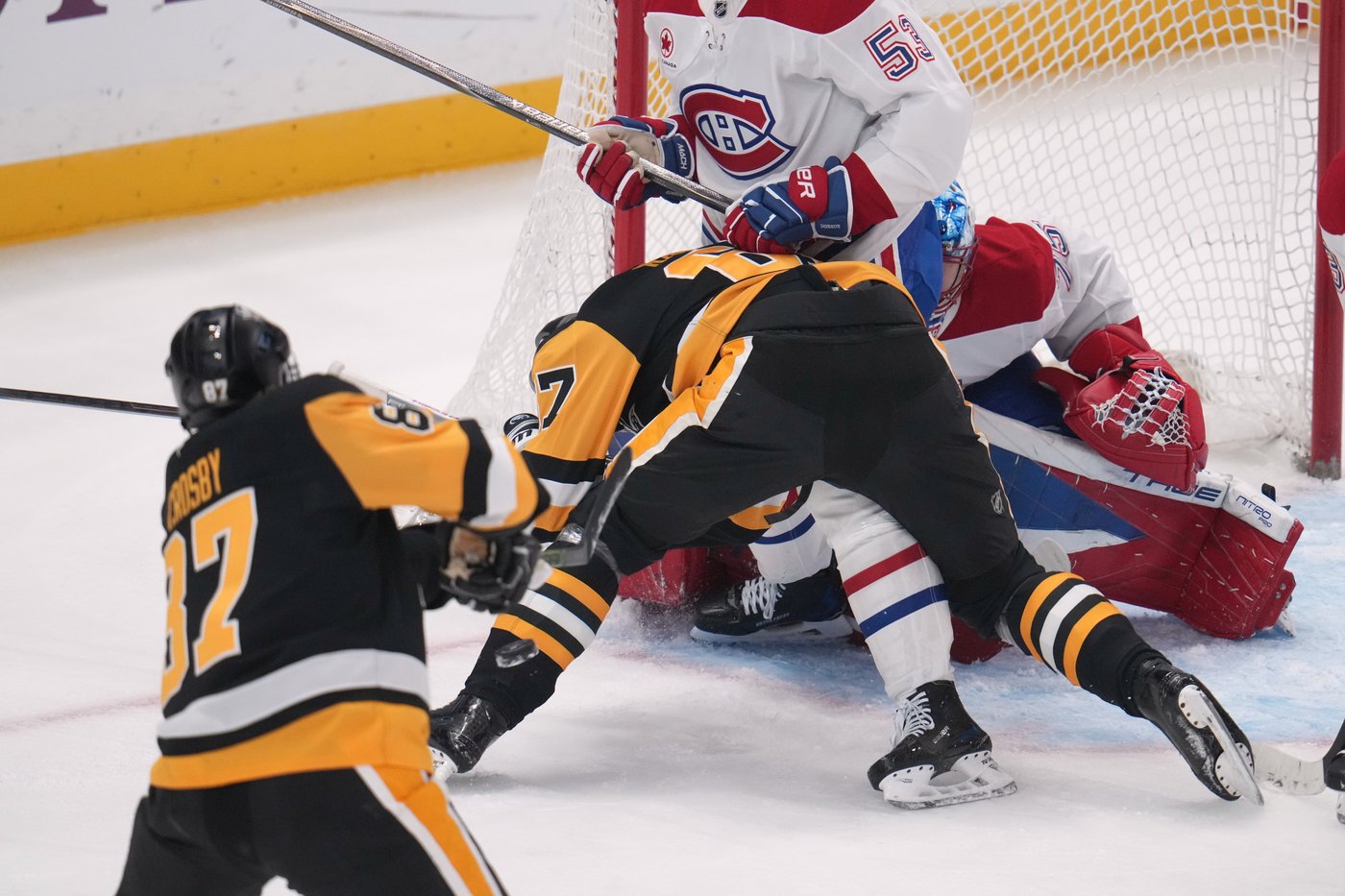 Crosby breaks Lemieux's scoring record, Penguins beat Canadiens 4-3 in shootout | iNFOnews.ca
