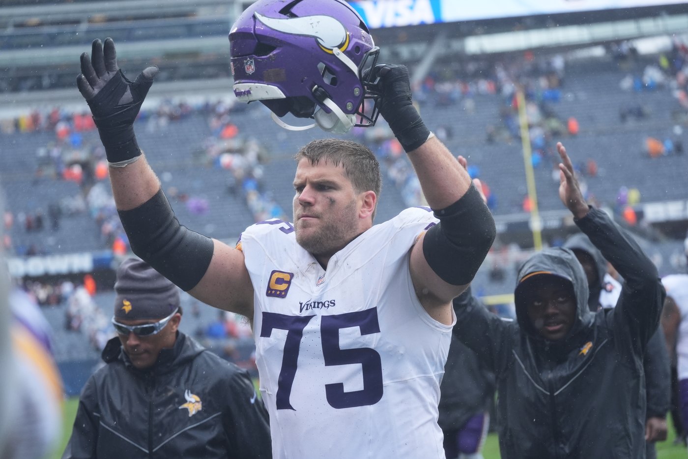 Vikings' defense is again well-connected and well-coached, at the direction of Brian Flores | iNFOnews.ca Vikings' defense is again well-connected and well-coached, at the direction of Brian Flores | iNFOnews.ca