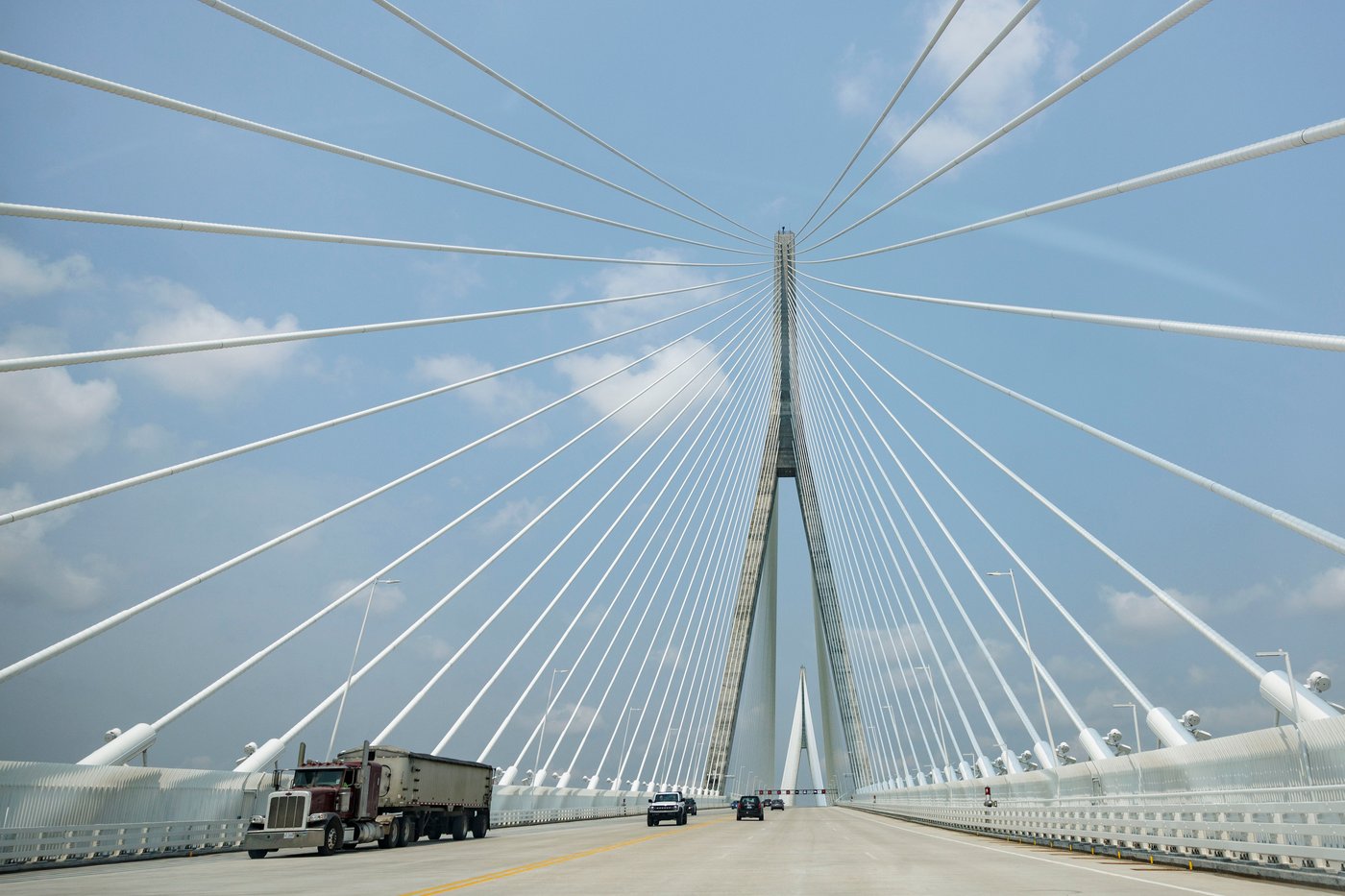 US-Canada bridge opens in Detroit even as trade disputes test the neighbors' ties | iNwheels