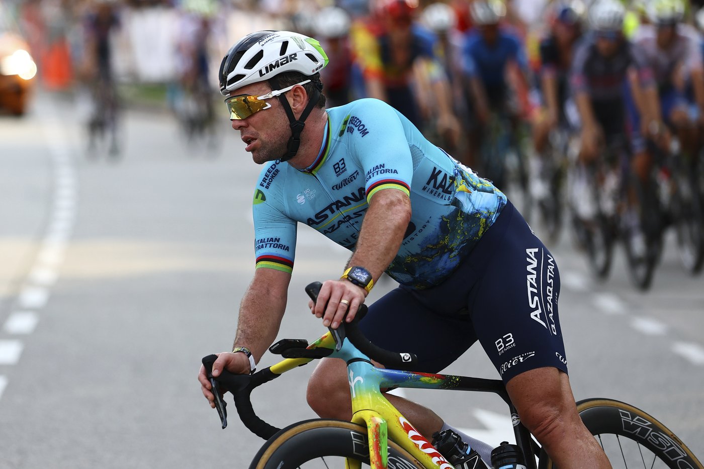 Sprint ace Mark Cavendish ends cycling career in style with Singapore win | iNFOnews.ca