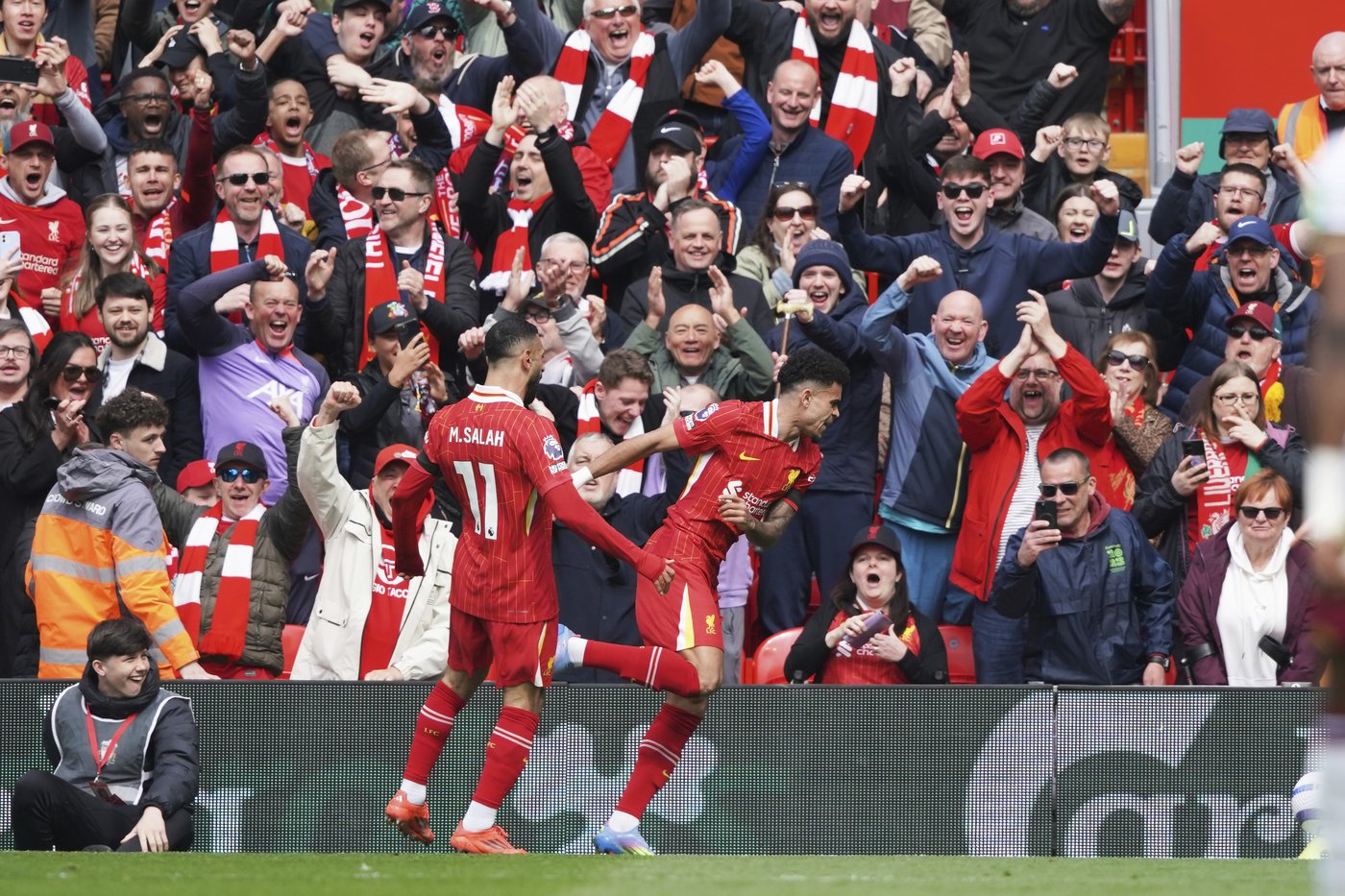 Late Van Dijk goal sees Liverpool move to within six points of the Premier League title | iNFOnews.ca Late Van Dijk goal sees Liverpool move to within six points of the Premier League title | iNFOnews.ca