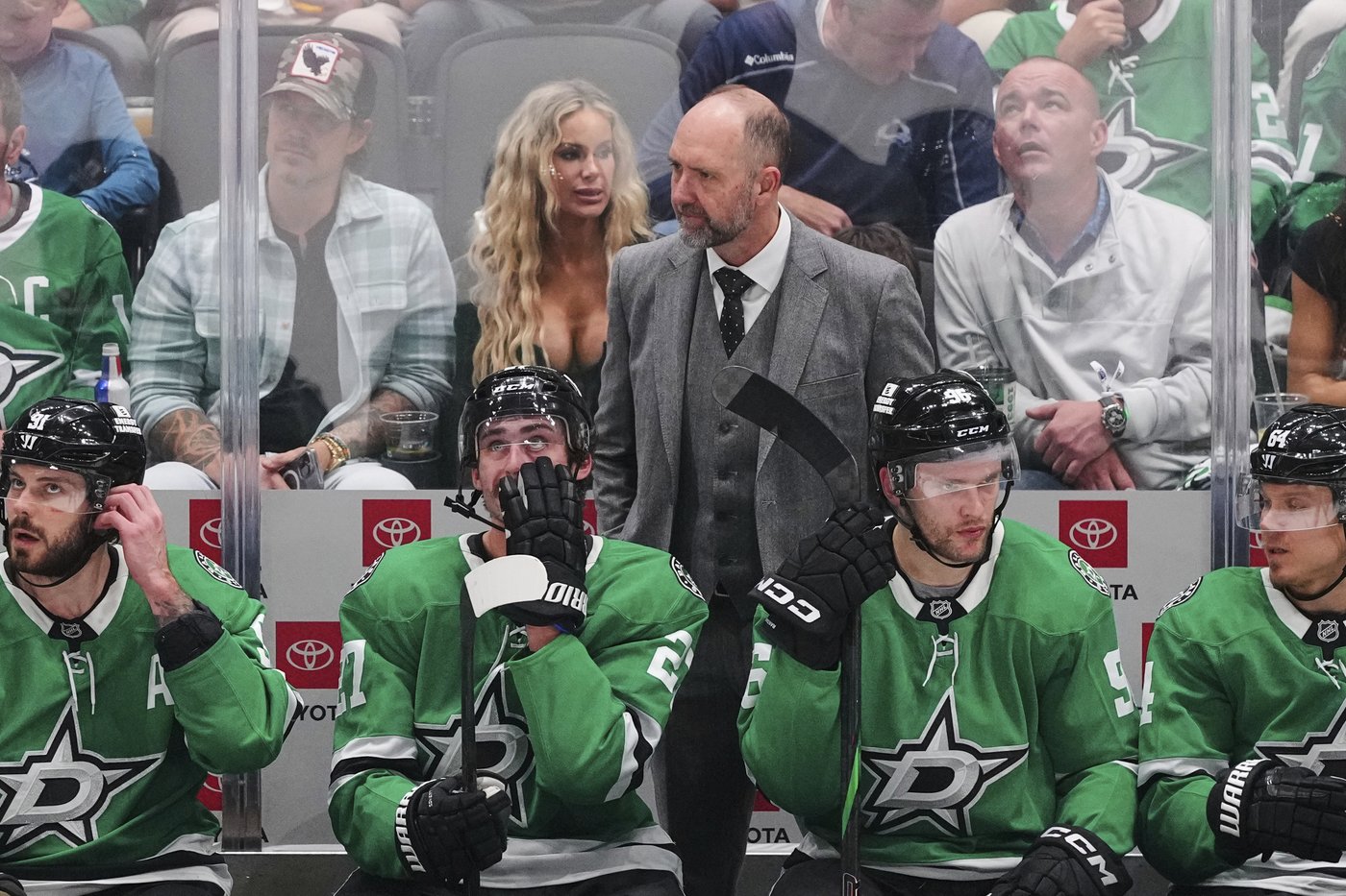 Gretzky visited Stars' locker room after they advanced to West rematch with Oilers | iNFOnews.ca Gretzky visited Stars' locker room after they advanced to West rematch with Oilers | iNFOnews.ca
