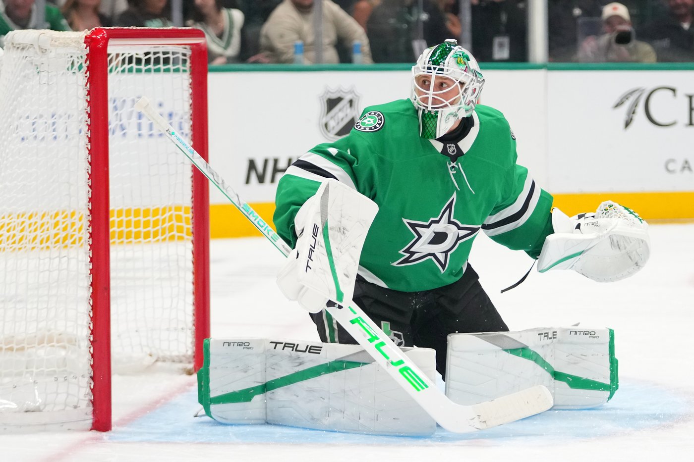 Stars sign goalie Casey DeSmith to 2-year, $5 million extension as backup to Jake Oettinger | iNFOnews.ca