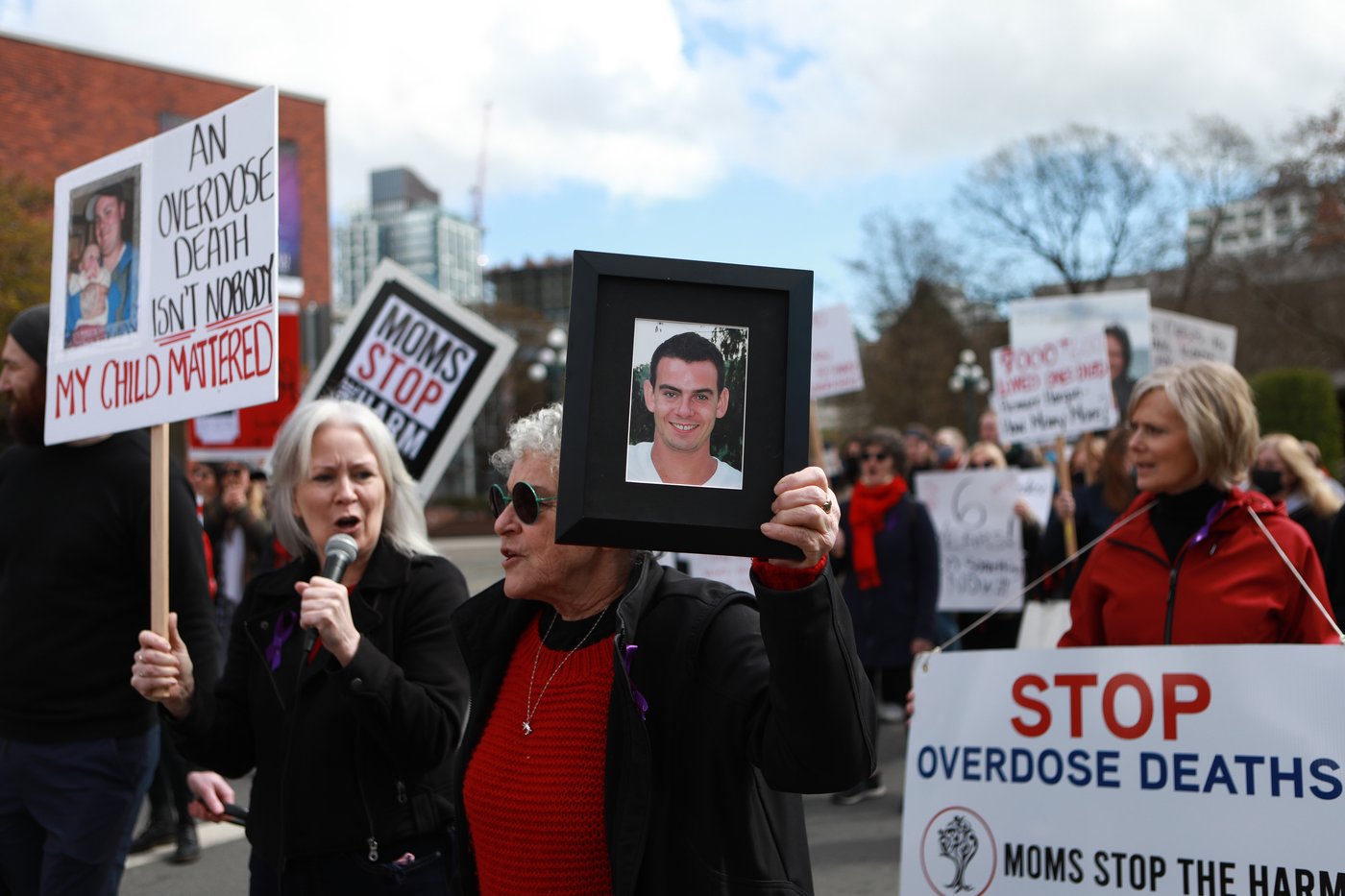 B.C. toxic drug deaths show another steep decline, down 32 per cent in April | iNFOnews.ca
