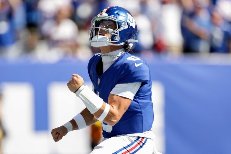Jaxson Dart's 15-yard touchdown run ignites Giants' offense on opening drive of his first start | iNFOnews.ca