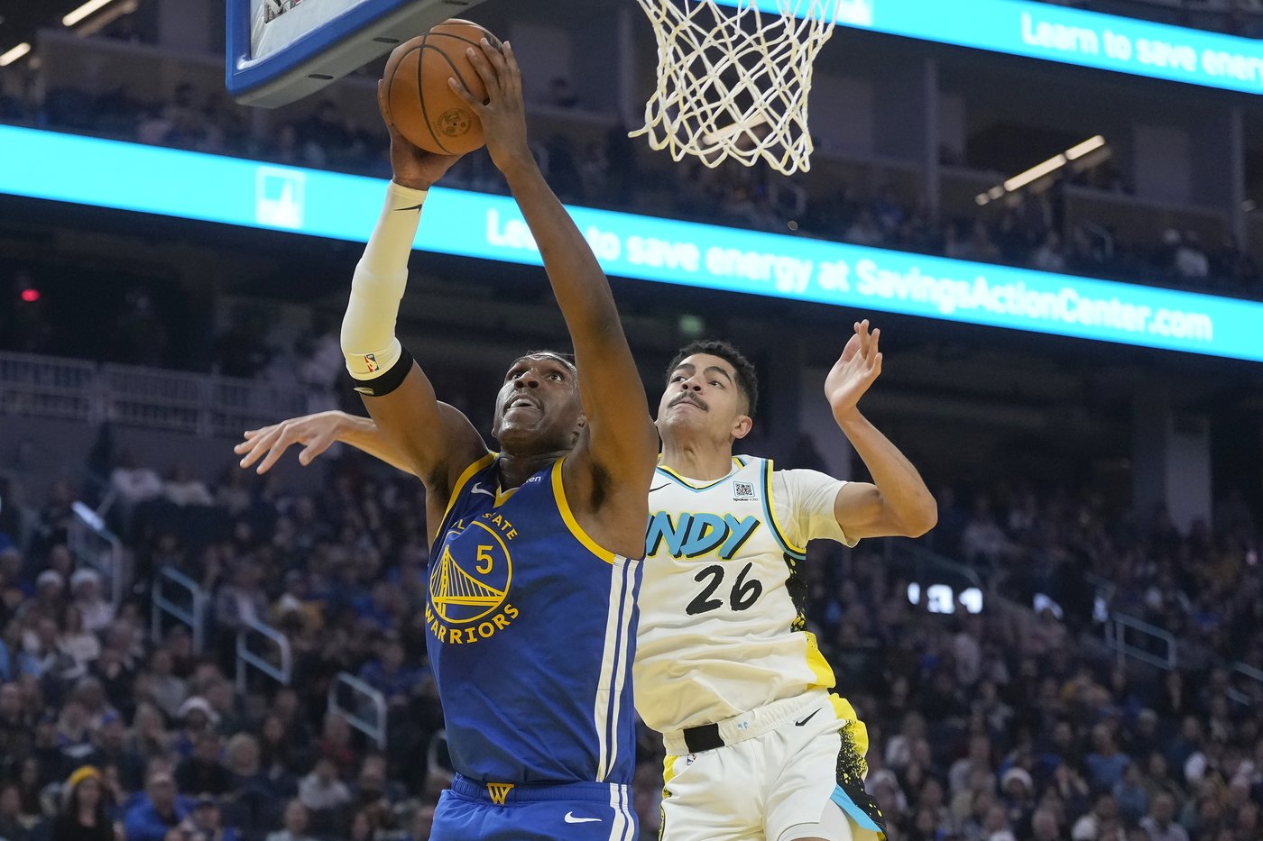 Myles Turner hits late 3-pointer, scores 23 as Pacers beat Warriors 111-105 | iNFOnews.ca