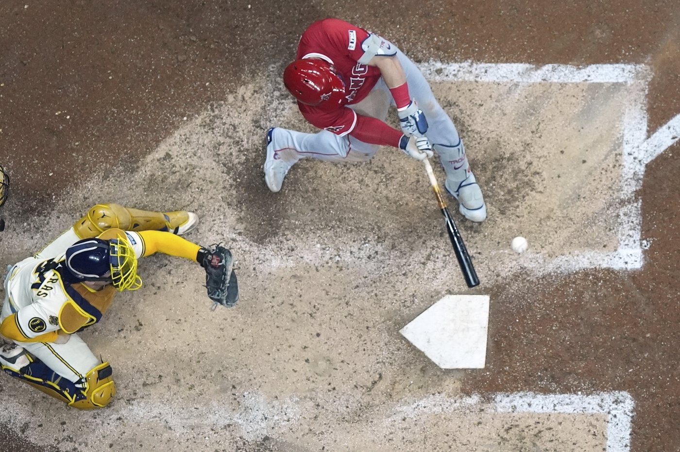 Yelich gets his 100th RBI as Brewers beat Angels 5-2 to complete sweep | iNFOnews.ca Yelich gets his 100th RBI as Brewers beat Angels 5-2 to complete sweep | iNFOnews.ca
