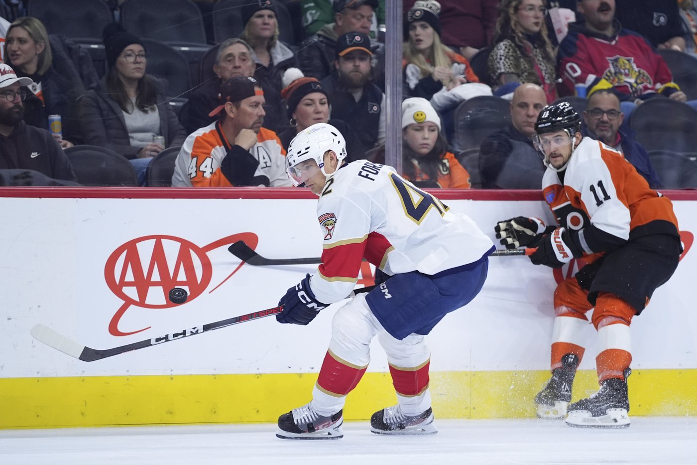 Panthers waste early 3-goal lead, rally with 3 goals in final minutes to top Flyers 7-5 | iNFOnews.ca Panthers waste early 3-goal lead, rally with 3 goals in final minutes to top Flyers 7-5 | iNFOnews.ca