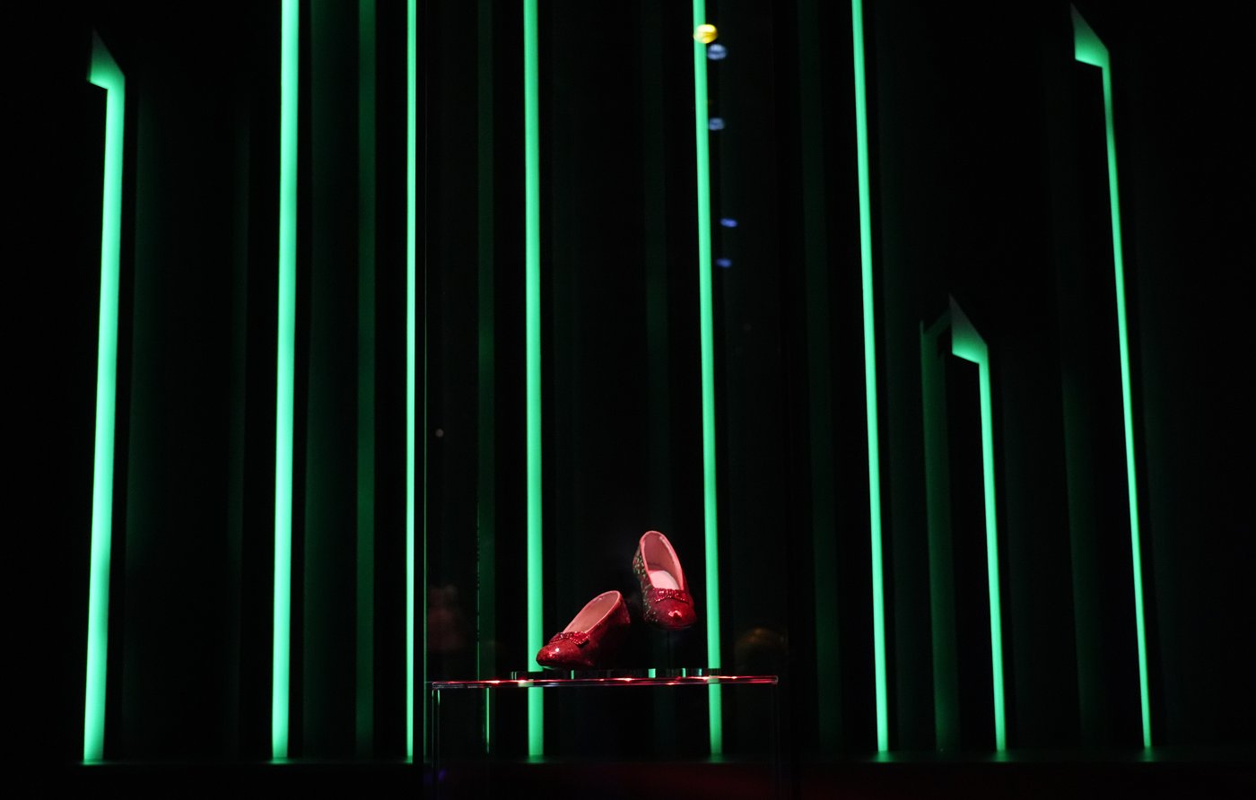 In ‘Wicked,’ they’re silver. But at Academy Museum color show, the ruby-red shoes take center stage | iNFOnews.ca In ‘Wicked,’ they’re silver. But at Academy Museum color show, the ruby-red shoes take center stage | iNFOnews.ca