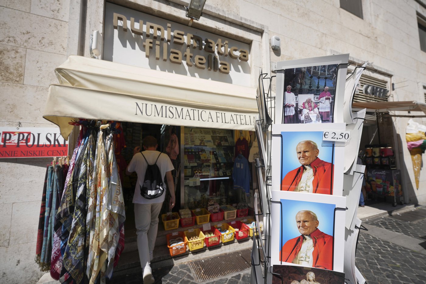 Vatican issues 'sede vacante' postage stamps valid until a new pope is elected | iNFOnews.ca Vatican issues 'sede vacante' postage stamps valid until a new pope is elected | iNFOnews.ca