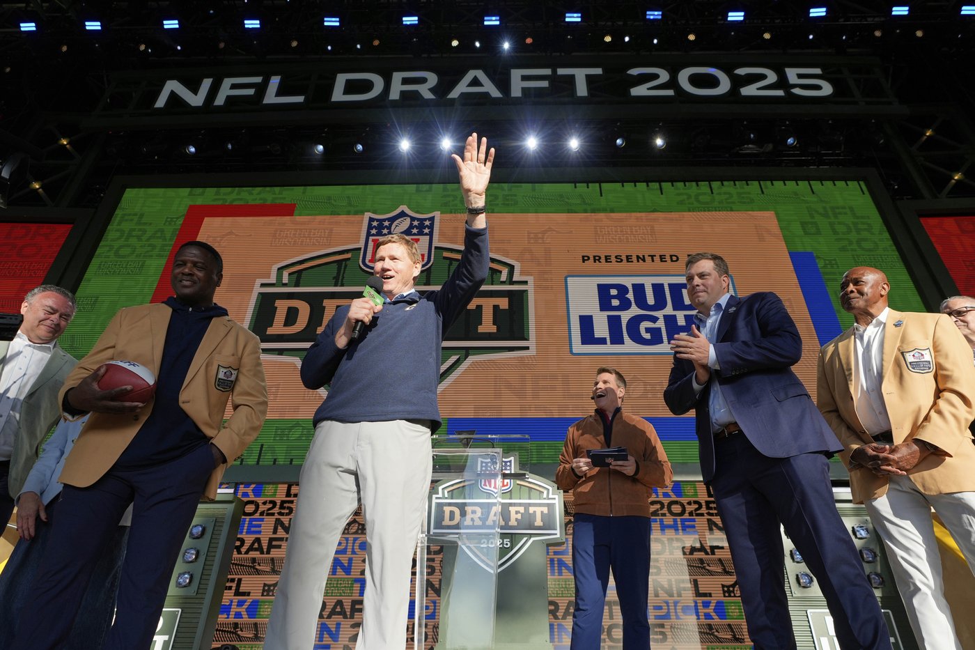 Packers focus on defense on final day of NFL draft | iNFOnews.ca