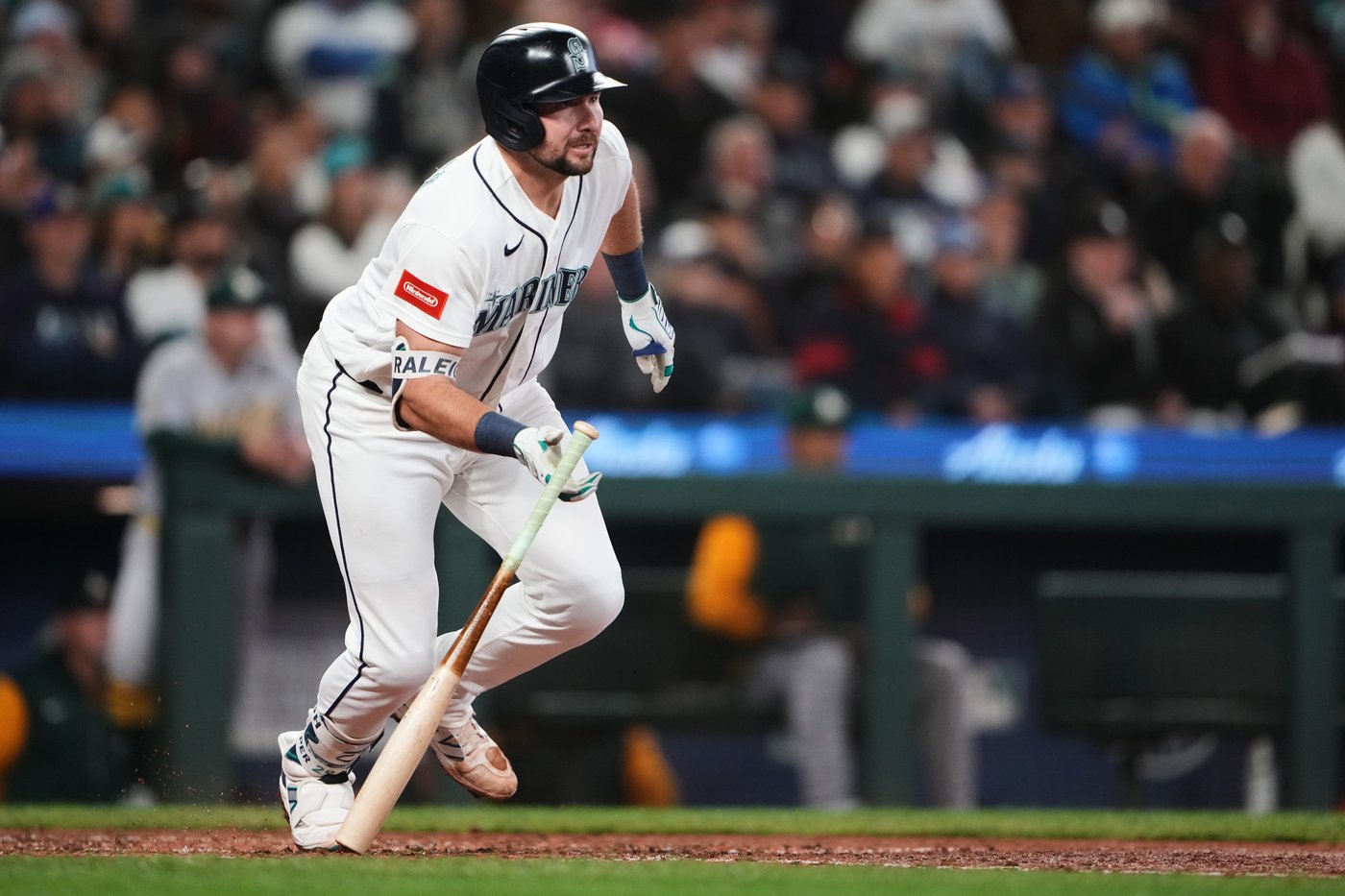 Mariners' Cal Raleigh back in the lineup | iNFOnews.ca